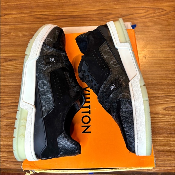 Louis Vuitton LV Trainers - Picture 4 of 7